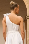 Glimer - asymmetrisches Brautkleid 