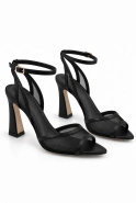 Sense – schwarze Sandaletten mit dekorativem Mesh