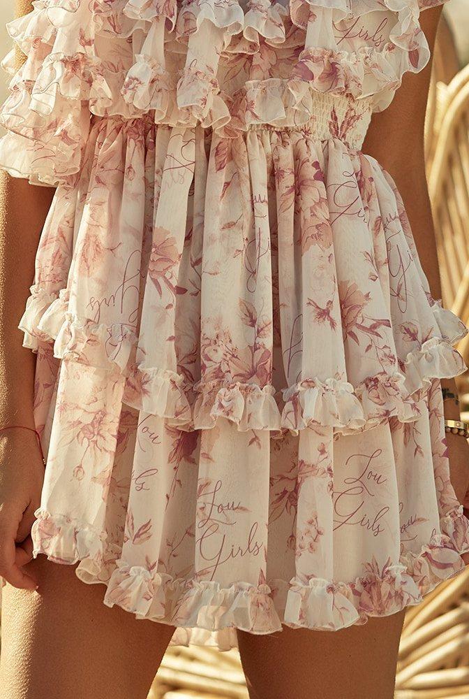 Adora - zartes, asymmetrisches Kleid aus 'Lou Girls'-Logo-Stoff