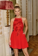 Renesme - Elegantes rotes trägerloses Kleid mit offenem Rücken