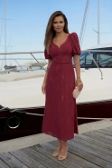 Hover – bordeauxfarbenes Midikleid mit Gürtel