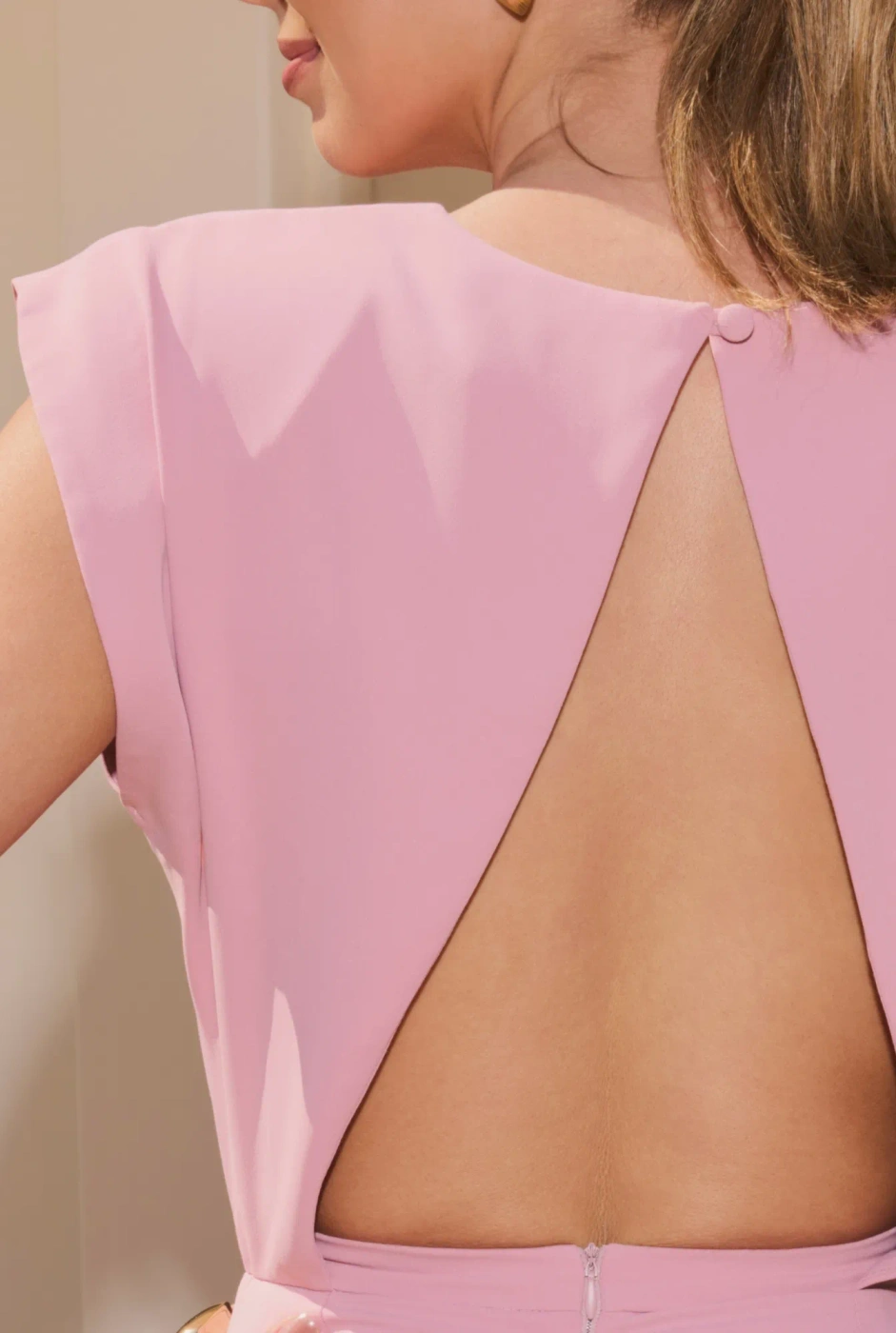 Charlie - Puderrosa Minikleid mit Rückenausschnitt