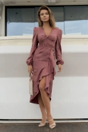 Hemera – braunes Midi-Kleid mit dekorativem Schlitz