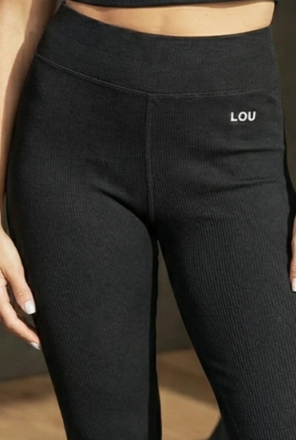 Saura - black leggings in ribbed fabric