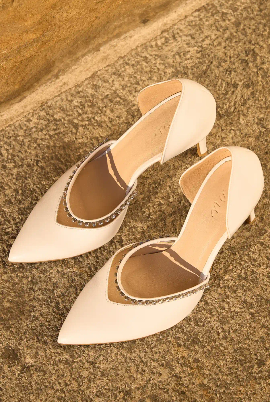 Dreams - weiße Stilettos mit Zirkonen verziert