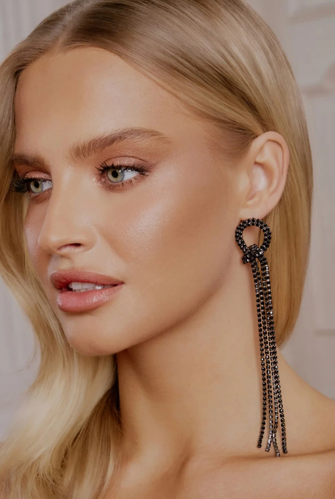 Lope - schwarze Ohrringe mit zusätzlichen Zirkonia