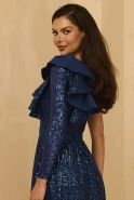 Yasti - Langes Paillettenkleid in marineblauem Farbton