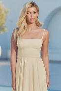 Lizbeth – ausgestelltes Midi-Kleid in Creme