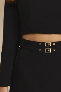 Goldi – schwarzes Minikleid mit eckigem Ausschnitt
