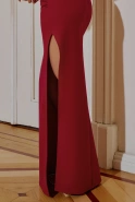 Meryl - kastanienbraunes Kleid mit verzierten Federn