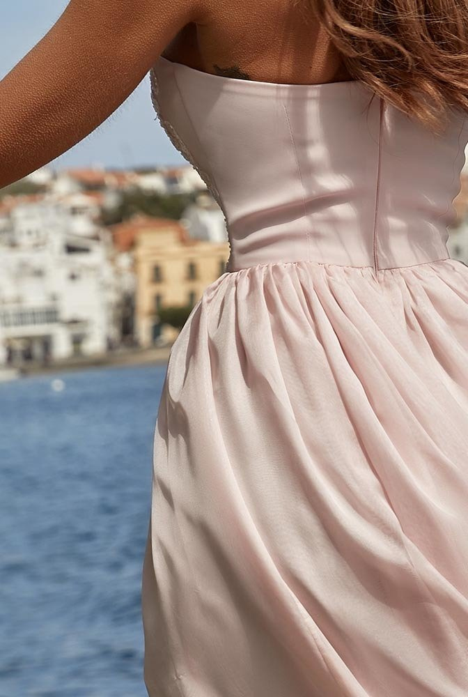 Reggia - puderrosa Kleid mit Stickerei