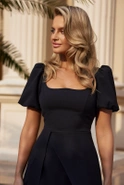 Farah - Mini dress with buffet sleeves, asymmetrical bottom and square neckline, with zipper closure