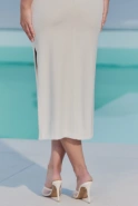 Lillemor – ecru midi dress with a feather brooch