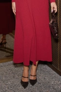 Aniceta – bordeauxfarbenes Midikleid mit Gürtel in der Taille
