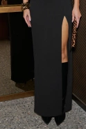Casandra – schwarzes Maxikleid mit Beinschlitz