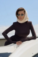Amalfi – schokoladenfarbenes Maxikleid mit dekorativer Raffung