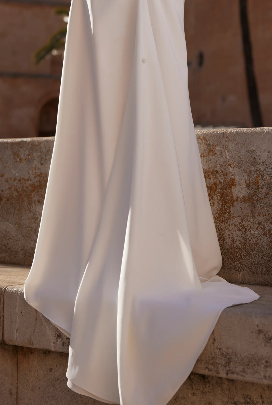 Arkadia - elegantes Maxikleid mit einer Schulterpartie