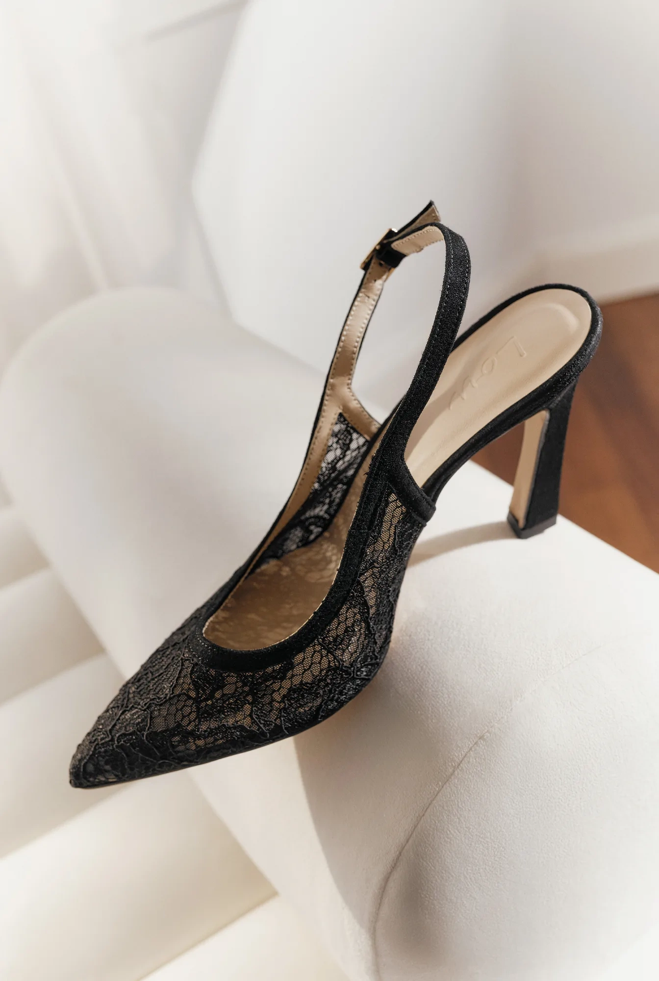 Lessy – black lace high heels with suede inserts