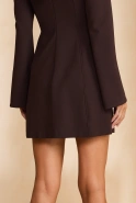 Calliope – braunes Minikleid mit Schmuckdetails