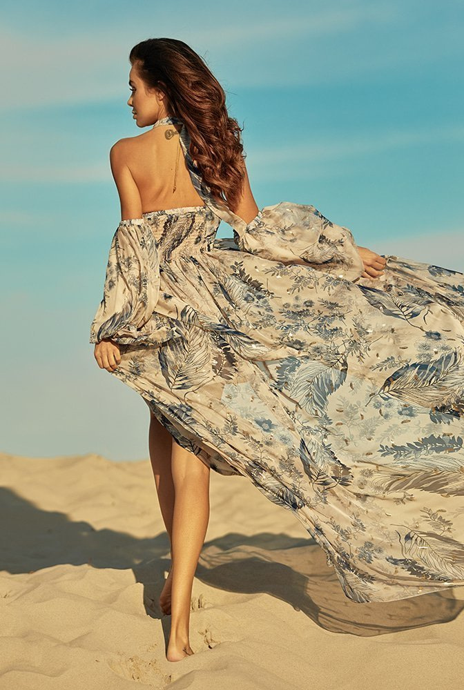 Raylli - ein Kleid in Maxilänge aus luftigem, zartem Stoff