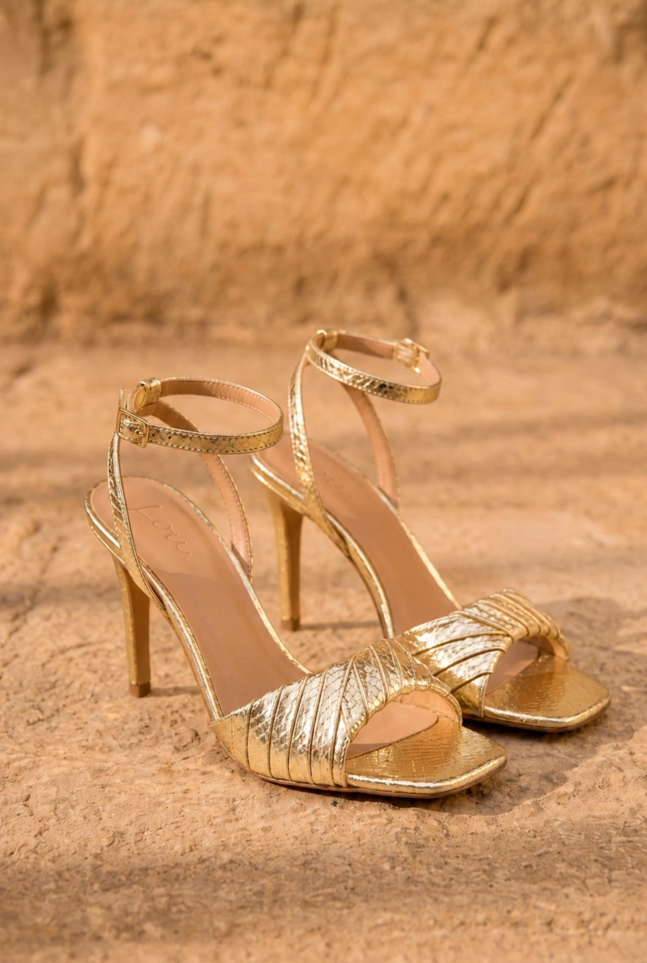 Dazzle – goldene Sandaletten mit schmalem Stilettoabsatz