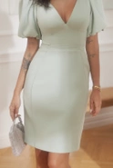 Marion - Elegantes mintfarbenes Midikleid