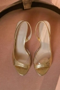 Valles – goldene Sandaletten mit transparenten Details