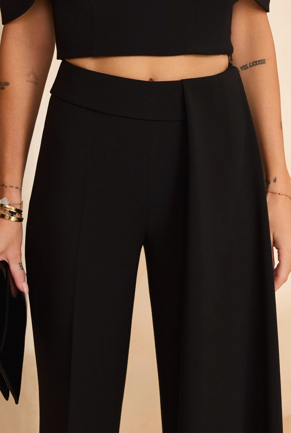Zafarro – schwarze Hose mit ausgestelltem Bein