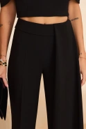 Zafarro – black trousers with flared legs