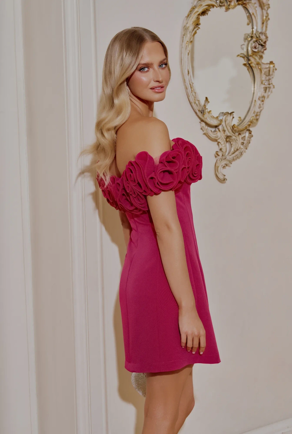 Graft - Rosa Minikleid mit Blumenverzierung