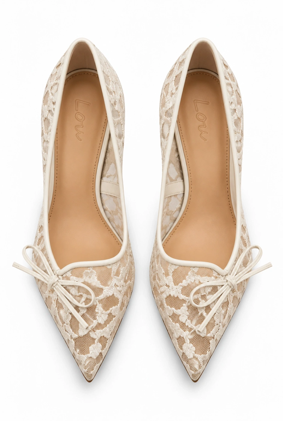 Stina – embroidered ecru pumps