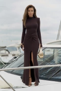 Amalfi – schokoladenfarbenes Maxikleid mit dekorativer Raffung