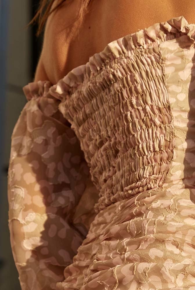 TIVVA - KLEID MIT FALTEN