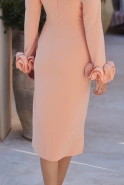 Infinity - Langärmeliges Kleid mit ausgefallenem Finish