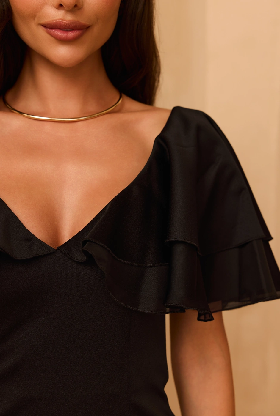 Abril - Black dress decorated with black ruffles