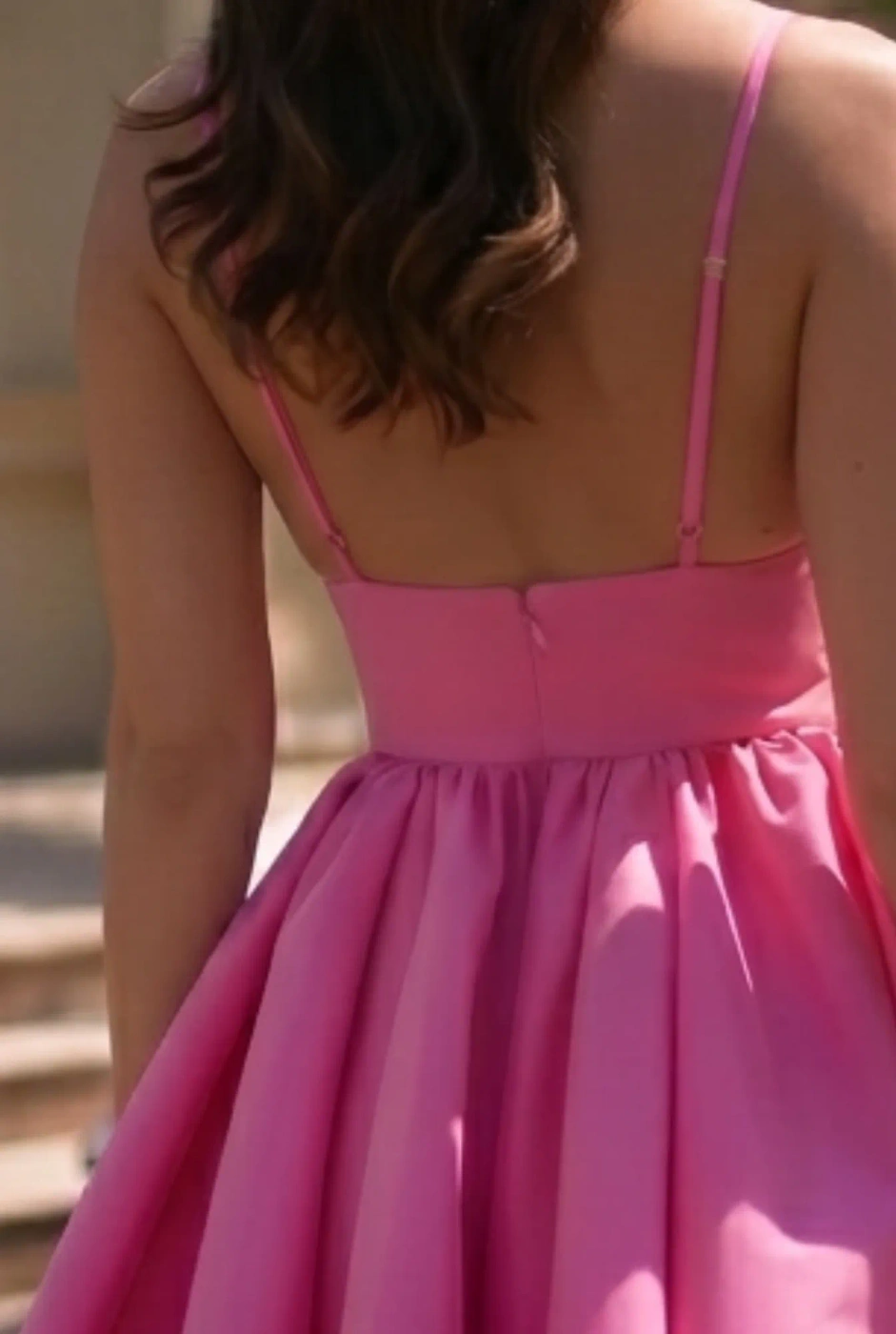 Elodia - a synonym of femininity in the rose sheen of the dress