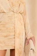 Fossa – Minikleid mit Drapierungen und dekorativer Schärpe