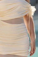 Blandine – gelbes asymmetrisches Maxikleid