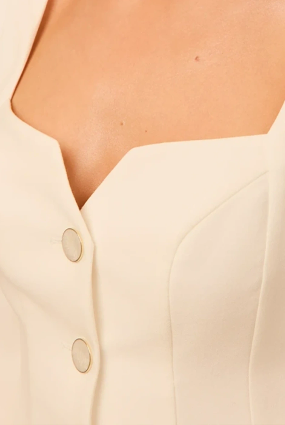 Sevil – Blazer in Ecru mit eckigem Ausschnitt