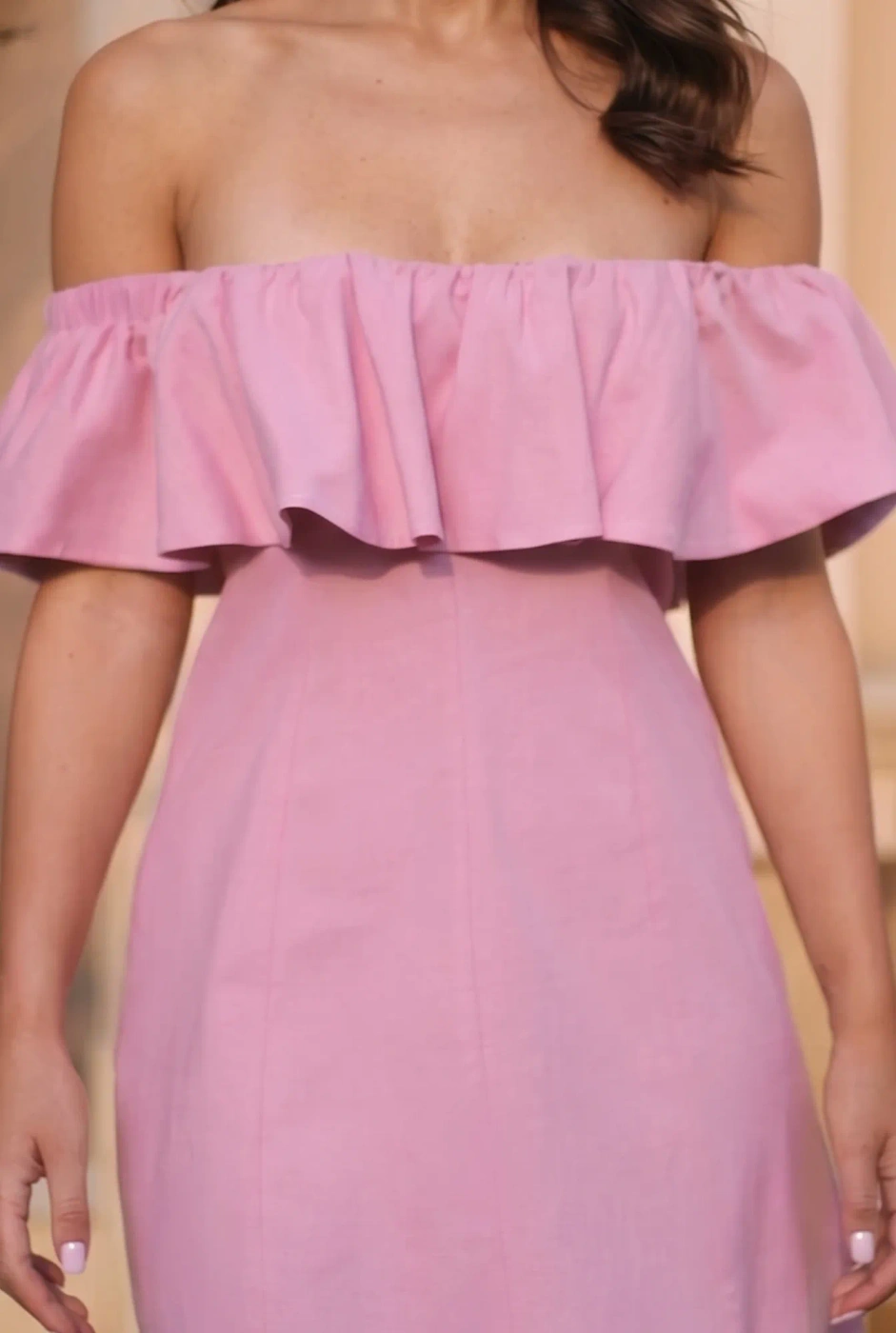Isidora - Exklusives Minikleid in einem puderrosa Farbton