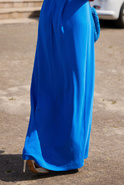Bülent - Asymmetrisches Maxikleid mit Rüschen und seitlichem Rockteil