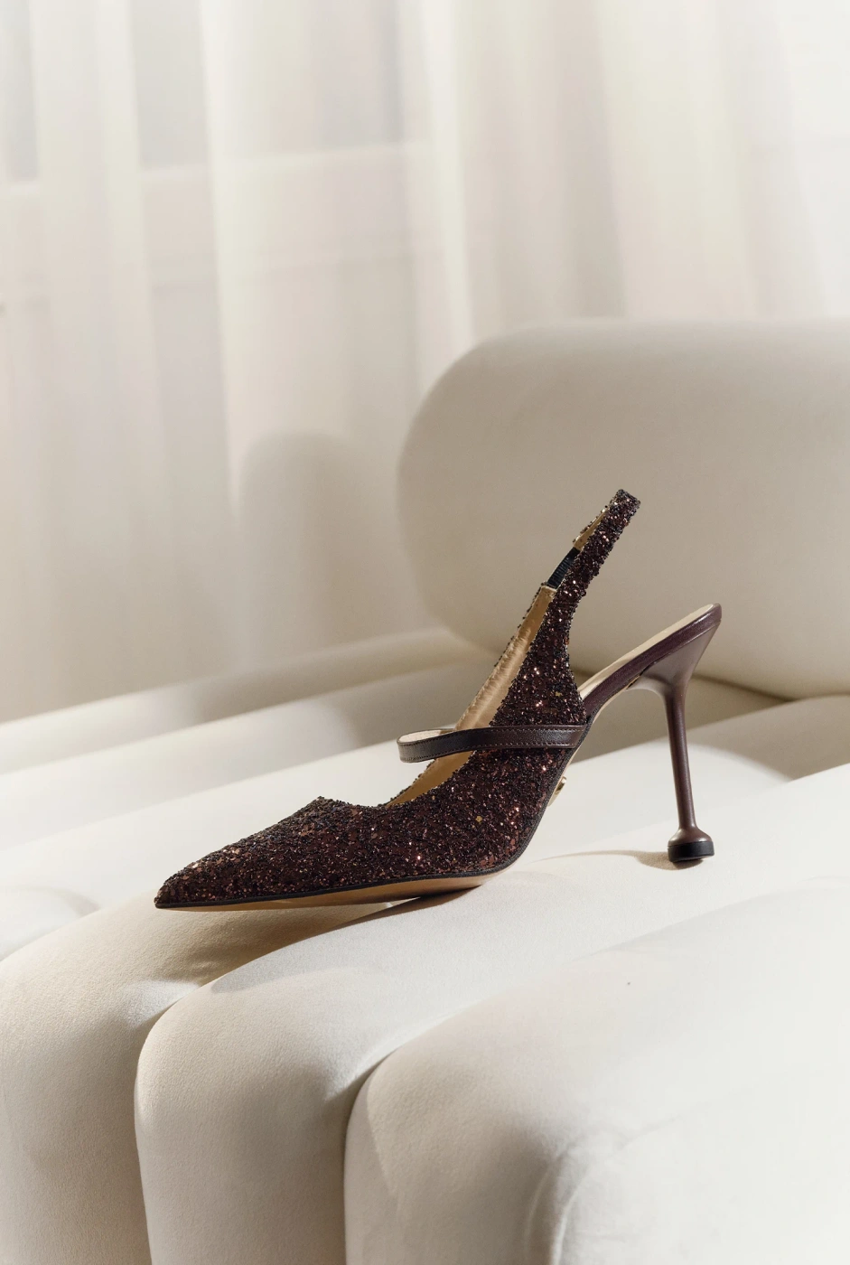 Marti – brown pumps with a glitter application