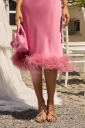 Eloven – rosa Midikleid mit Federn