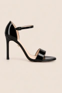Zarina - Schwarz lackierte Stiletto-Sandale