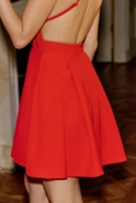 Renesme - Elegantes rotes trägerloses Kleid mit offenem Rücken