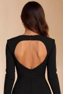 Sofii – schwarzes Minikleid mit Cut-outs und Taschen