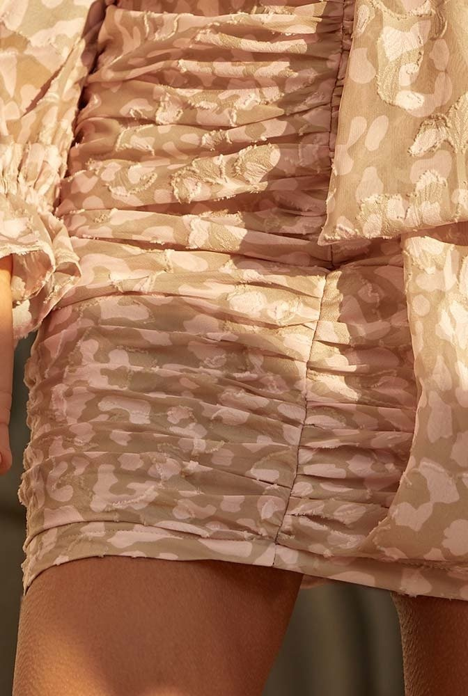 TIVVA - KLEID MIT FALTEN