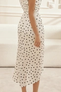 Verity - Exklusives Kleid mit Tupfen